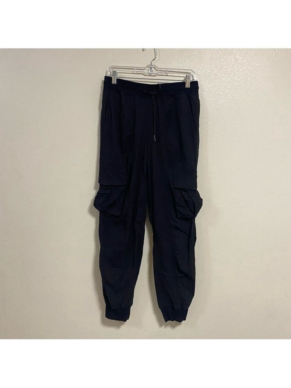 Lululemon Jogger Women’s Size Small Black Dance Studio Relax fit Cargo Jogger